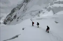 Сашко Кедев утрово се искачи на врвот Гашербрум I (8.080 м) во Пакистани  истана првиот Македонец и единствен во поширокиот регион кој ги искачи сите 14 врвови над 8000 метри и највисоките вр