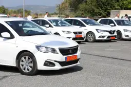 Службата за општи и заеднички работи на Владата отопочна постапка за брендирање, односно означување на сите службени возила во државата. Целта е до 29 септември, односно до почеток на кампања