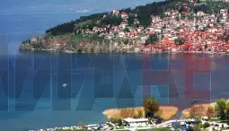 Рибниот фонд во Охридското Езеро во голем дел е на удар на рибокрадци, кои на секаков начн се обидуваат да заработат благодарение на високата цена на ендемичниот вид охридска пастрмка.