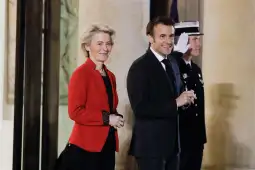 Францускиот претседател Емануел Макрон, германската канцеларка Ангела Меркел и претседателката на Европската комисија Урсула фод дер Лајен договорија денеска во следните часови да преземат ме