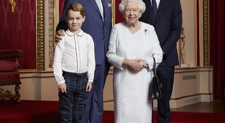 Објавена нова фотографија на кралицата Елизабета и нејзините наследници