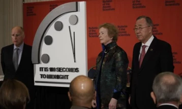 Часовникот на Судниот ден подесен на 100 секунди до 12