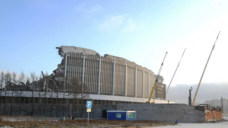 Се урна покрив на спортски комплекс во Санкт Петербург (ДПЛ)