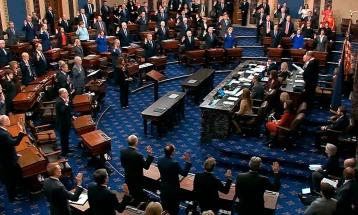 Трамп се подготвува за говор пред Конгресот, додека сенаторите спорат за негово отповикување