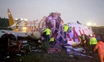 Едно лице загина, 157 повредени во авионската несреќа во Истанбул