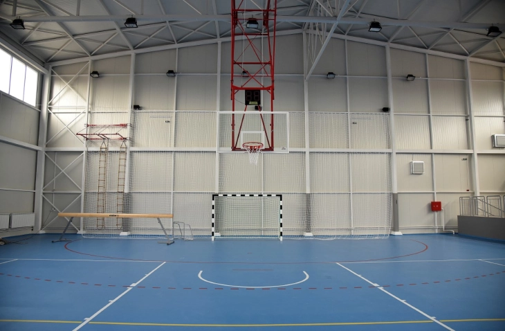 Пуштена во употреба новата спортска сала во училиштето „Сарај“