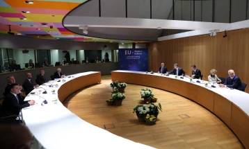 Брисел ги поздрави одлуките на македонскиот Парламент, сега на ред е ЕУ
