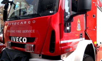 Во Солун запалени возила на Министерството за култура