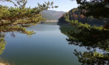 Сончево со слаб умерен северозападен ветер