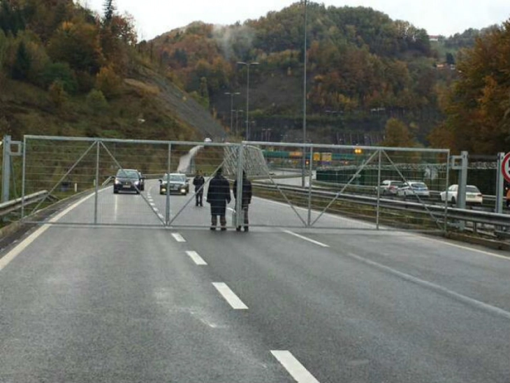 Затворени 27 грнични премини помеѓу Хрватска и Словенија