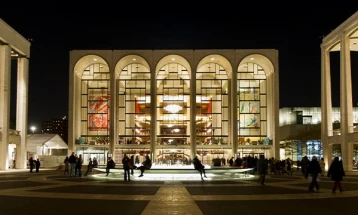 Метрополитен операта ја прекинува сезоната, оркестарот и хорот нема да бидат платени