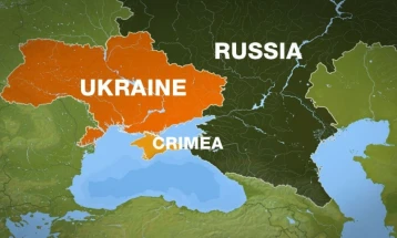 Украина го суспендира авионскиот и железнички сообраќај со странство
