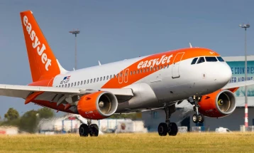Авиокомпанијата „Изиџет“ ги приземји своите летови поради Ковид-19