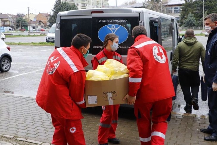 Во Куманово и денеска се делат продукти за социјално загрозените семејства