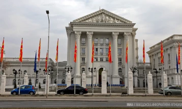 Влада: Уредбите донесени од 18 март досега, остануваат во сила и во периодот опфатен со новата одлука за вонредна состојба