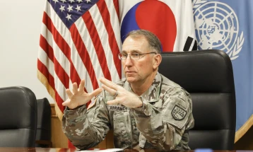 Американски генерал пренесува искуства од борбата со вирусот во Јужна Кореја