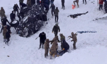Турција: Продолжува потрагата по исчезнатите, 39 жртви во лавините