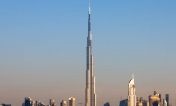 Гром ја погоди највисоката зграда во светот Бурџ Калифа (видео)