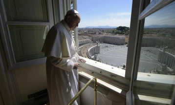 Папата Франциск предупреди дека маларијата не смее да се заборави поради коронавирусот