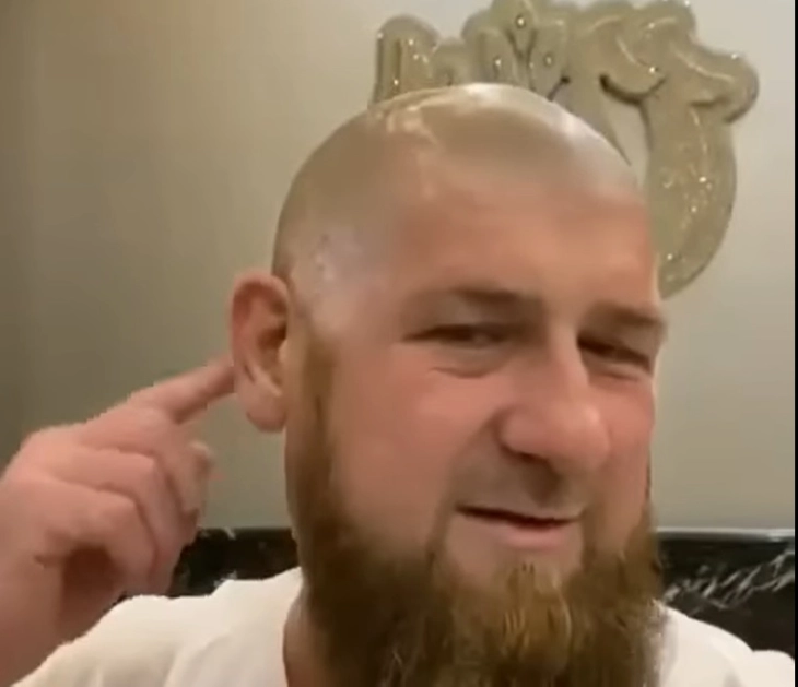 Кадиров ја избричи главата после повикот за отворање на берберниците