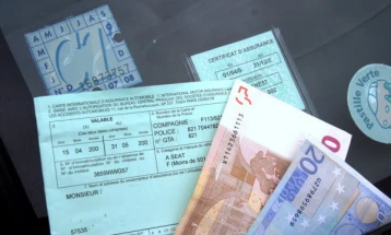 Француското Здружение на потрошувачи бара од осигурителните компании да им вратат на граѓаните околу две милијарди евра