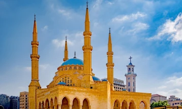 Либан повторно ги отвори џамиите и црквите
