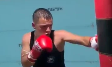 Боксерот од Кичево, Беќир Лимани, продолжува со тренинзите