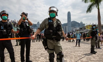  Хонг Конг: Бруталноста на полицијата не смее да биде повод за политички протести