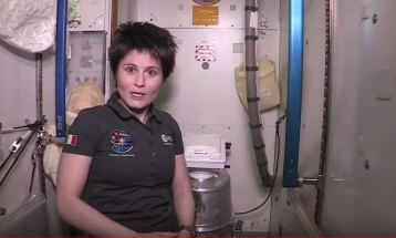 ЕСА: Астронаут в тоалет (видео)