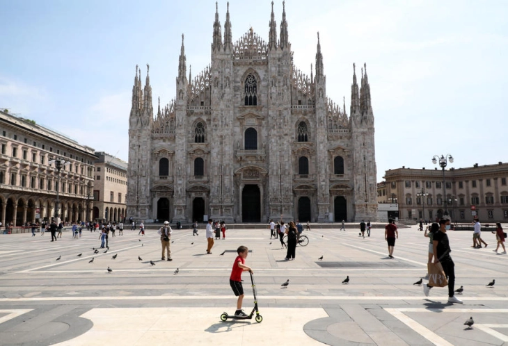 Миланската катедрала повторно отворена
