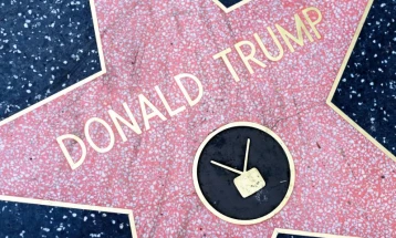 Ѕвездата на Доналд Трамп во Холивуд, повторно вандализирана