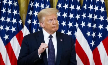 Врховниот суд во САД гласаше во корист на администрацијата на Трамп за нелегалните мигранти