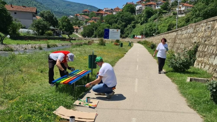 Акција за разубавување урбана опрема на фондацијата „Со срце за Крива Паланка“