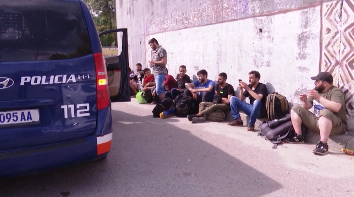 Албанија ќе отвора привремени прифатни кампови за мигранти кои ќе побараат азил