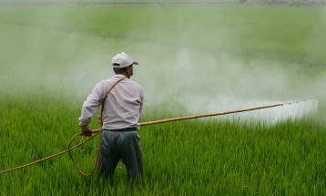 ЕУ планира да ја намали употребата на пестициди за 50 отсто