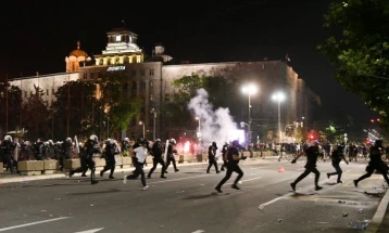 Насилни протести во Белград, Вучиќ ги нарече „чист тероризам“