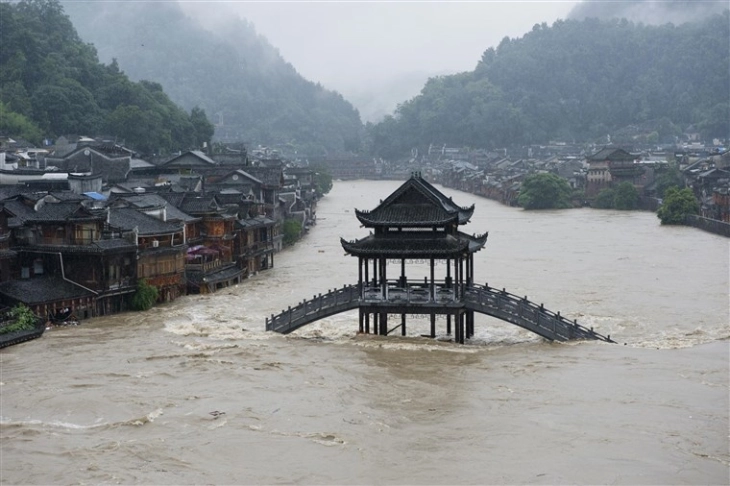  Во источна Кина највисоко ниво на тревога поради поплави