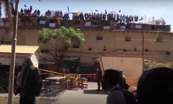 Немири во боливиските затвори поради Ковид-19