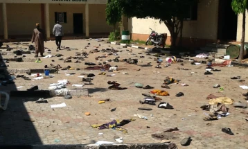 Најмалку 13 мртви и осум повредени во бомбашки напад во Нигерија