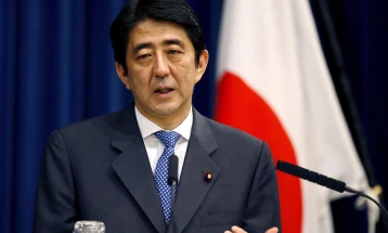 Јапонскиот премиер Абе одлучил да поднесе оставка