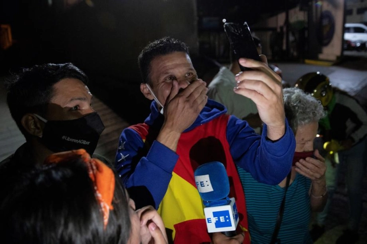 Венецуела: Мадуро помилува над 100 опозициски политичари