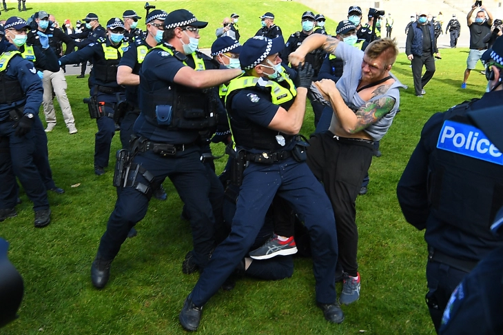 Апсења во Мелбурн поради протести против карантинските мерки