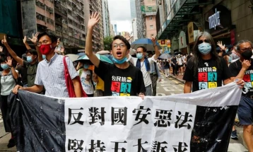Протести во Хонг Конг, уапсени неколку активисти