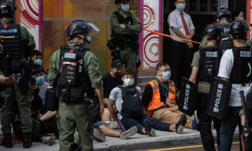 Стотици приведени по протести во Хонг Конг (видео)