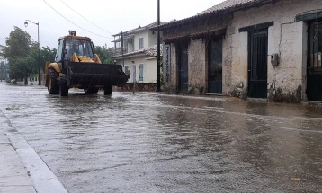 Две лица загинааво невремето во Грција