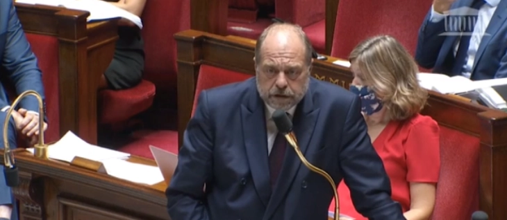 Францускиот министер за правда Дипонд-Морети му одржа предавање по правопис на пратеник од десничарската опозиција