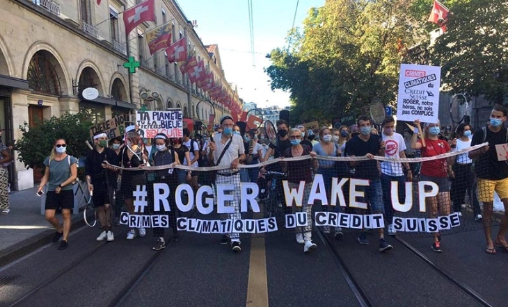 Протест на улиците на Берн против Федерер