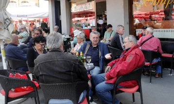 Хрватска ќе ја намали бучавата во кафулињата за луѓето да комуницираат без да се доближуваат