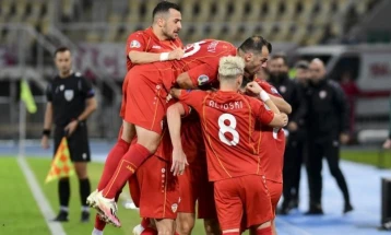 Заев со честитки за победата на македонските фудбалери