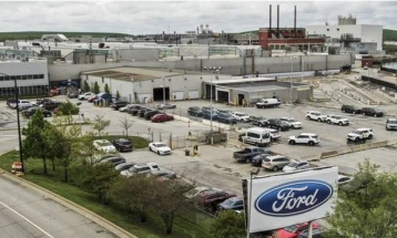 Вработените во „Форд“ ќе работат од дома до јуни 2021 година